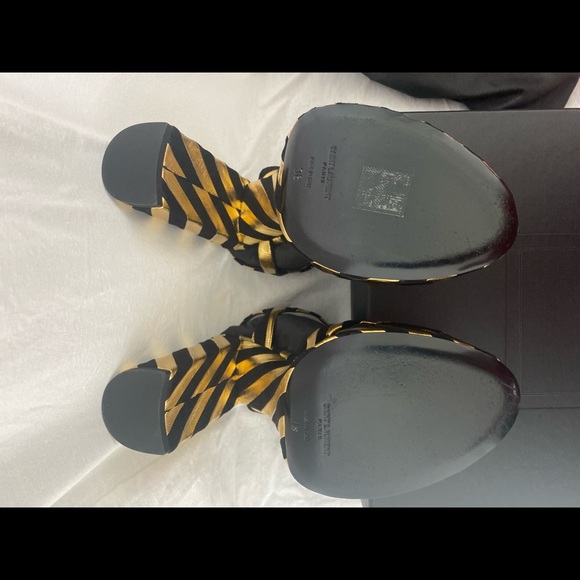 Authentic Saint Laurent sandals in Knotted Suede And Metallic Textured-leather - Picture 5 of 7